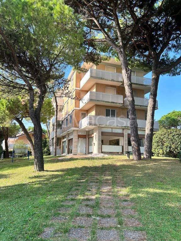 appartamento in vendita a Lignano Sabbiadoro in zona Pineta