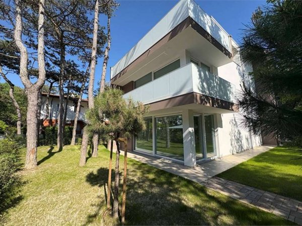 appartamento in vendita a Lignano Sabbiadoro in zona Pineta