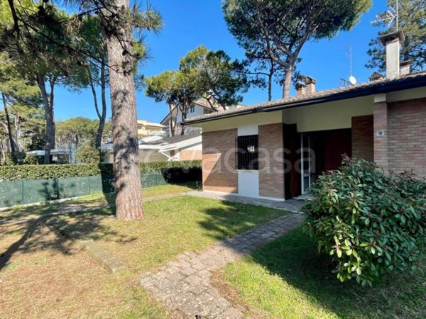 casa indipendente in vendita a Lignano Sabbiadoro in zona Pineta