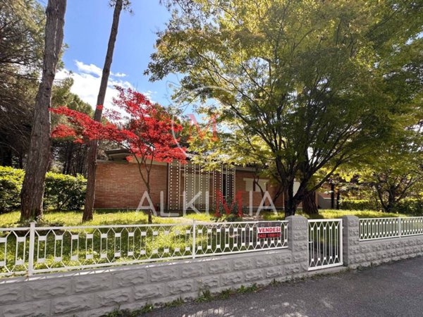 casa indipendente in vendita a Lignano Sabbiadoro in zona Riviera