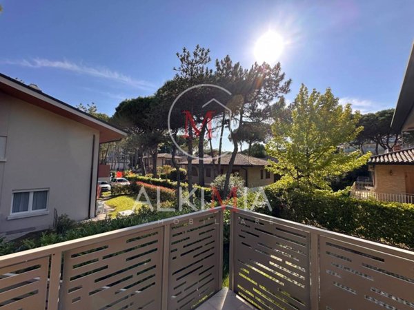 casa indipendente in vendita a Lignano Sabbiadoro in zona Riviera