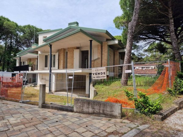 casa indipendente in vendita a Lignano Sabbiadoro in zona Riviera