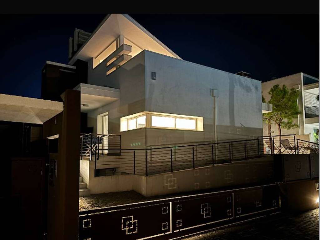 casa indipendente in vendita a Lignano Sabbiadoro in zona Pineta