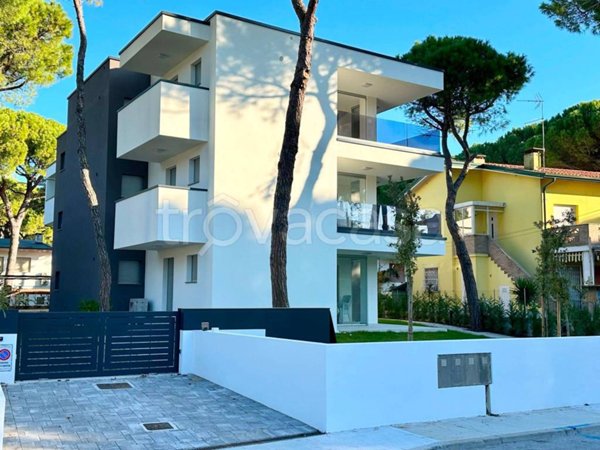 appartamento in vendita a Lignano Sabbiadoro in zona Pineta