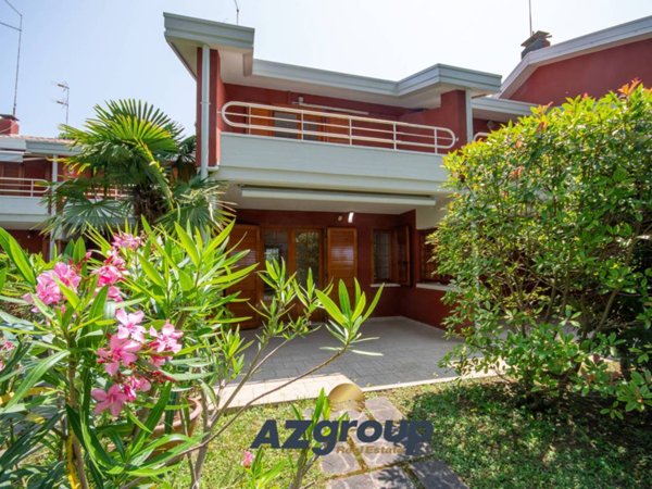 casa indipendente in vendita a Lignano Sabbiadoro in zona Pineta