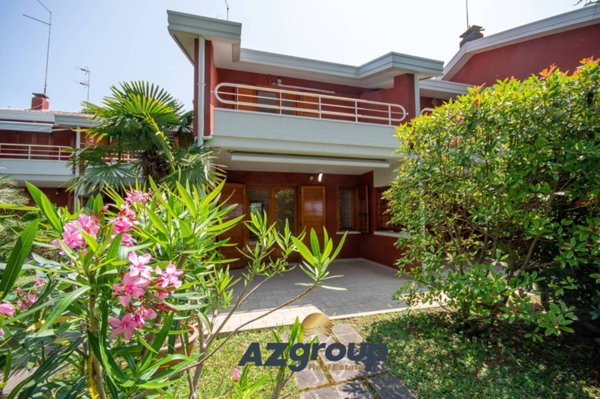casa indipendente in vendita a Lignano Sabbiadoro in zona Pineta