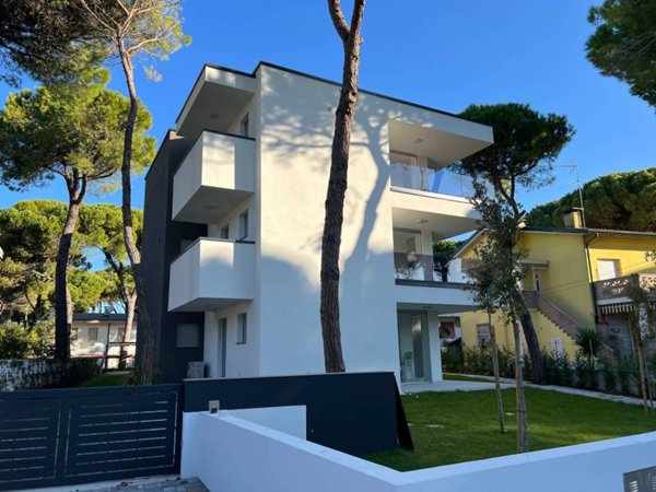 appartamento in vendita a Lignano Sabbiadoro in zona Pineta