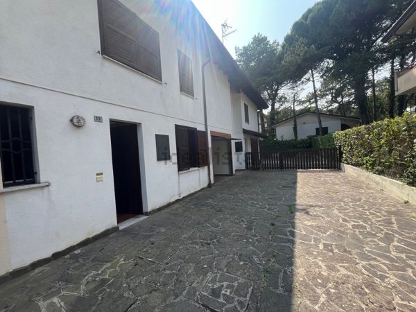 casa indipendente in vendita a Lignano Sabbiadoro in zona Pineta
