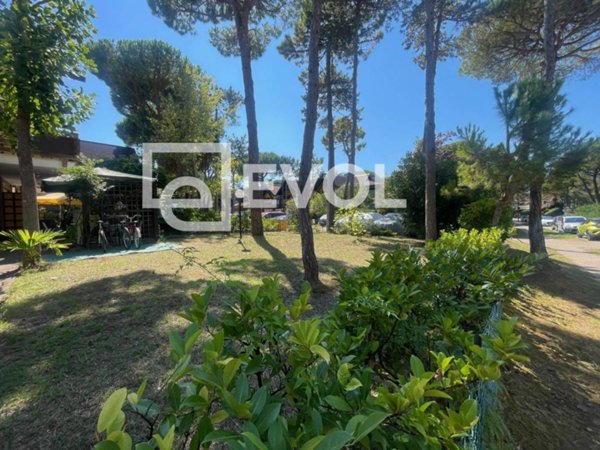 casa indipendente in vendita a Lignano Sabbiadoro in zona Riviera