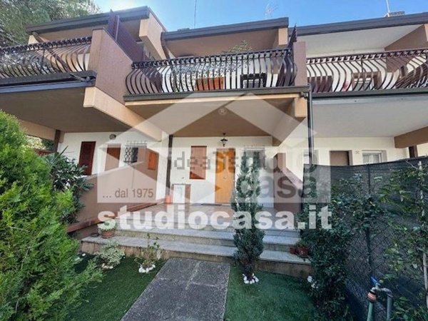 casa indipendente in vendita a Lignano Sabbiadoro in zona Pineta