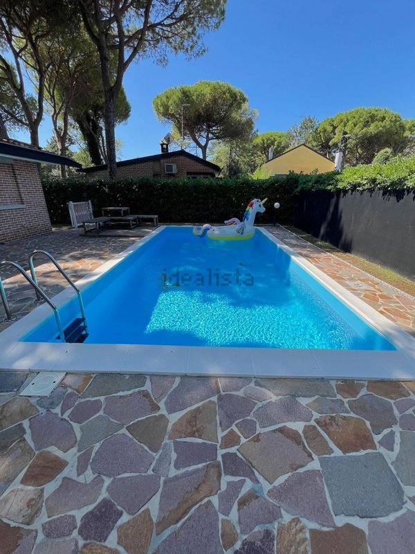 casa indipendente in vendita a Lignano Sabbiadoro in zona Riviera