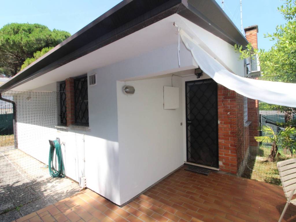 casa indipendente in vendita a Lignano Sabbiadoro in zona Riviera