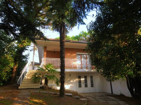 casa indipendente in vendita a Lignano Sabbiadoro in zona Riviera
