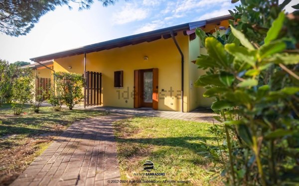 casa indipendente in vendita a Lignano Sabbiadoro in zona Riviera