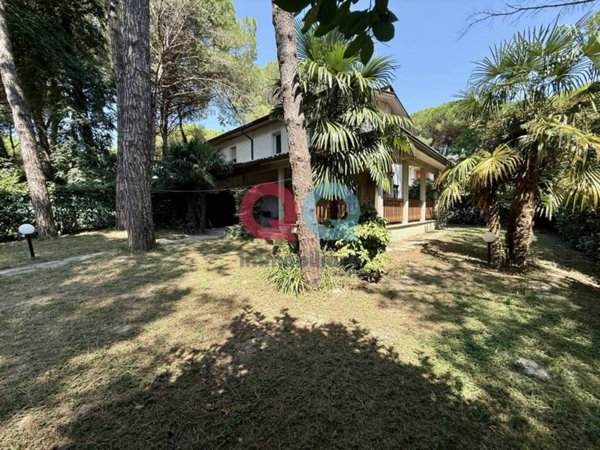 casa indipendente in vendita a Lignano Sabbiadoro in zona Riviera