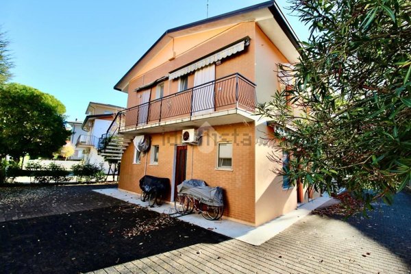 appartamento in vendita a Lignano Sabbiadoro in zona Pineta