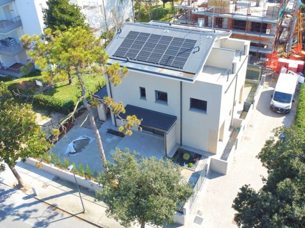 casa indipendente in vendita a Lignano Sabbiadoro in zona Pineta