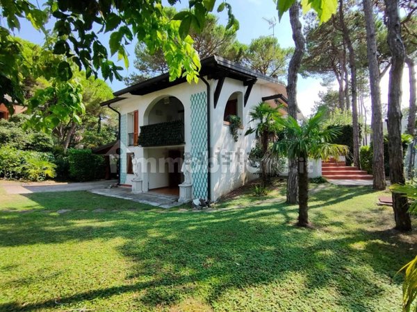 casa indipendente in vendita a Lignano Sabbiadoro in zona Pineta
