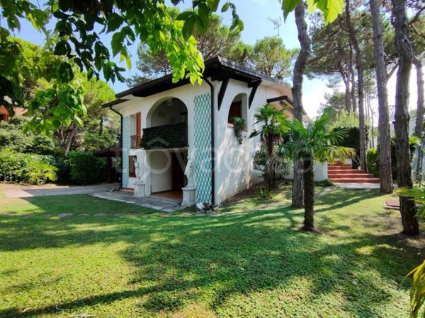 casa indipendente in vendita a Lignano Sabbiadoro in zona Pineta