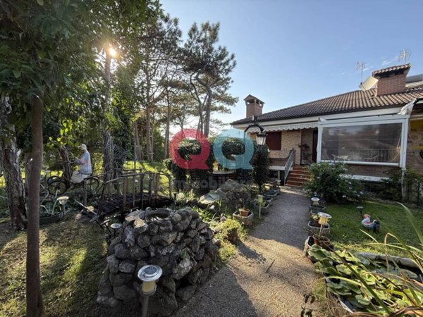casa indipendente in vendita a Lignano Sabbiadoro in zona Pineta