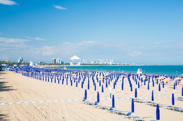 negozio in vendita a Lignano Sabbiadoro