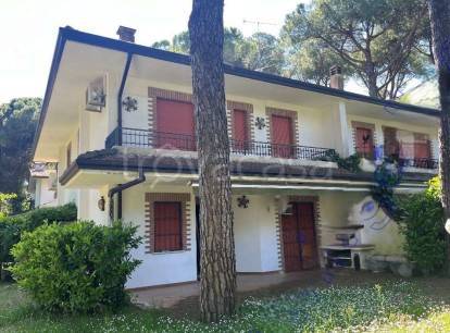 casa indipendente in vendita a Lignano Sabbiadoro in zona Riviera