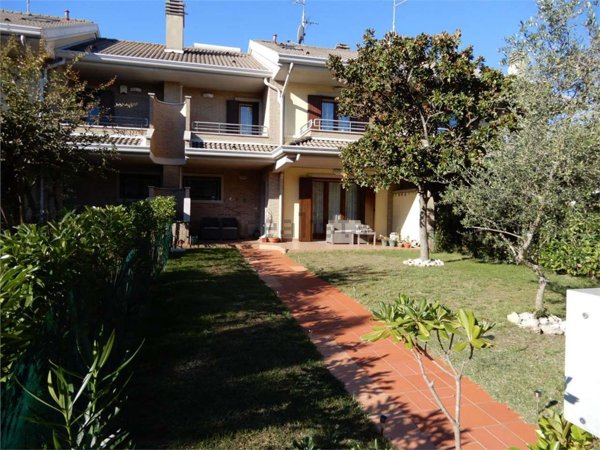 casa indipendente in vendita a Lignano Sabbiadoro
