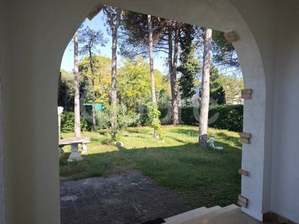 casa indipendente in vendita a Lignano Sabbiadoro in zona Pineta