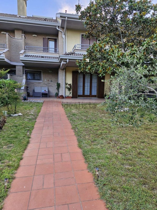 casa indipendente in vendita a Lignano Sabbiadoro