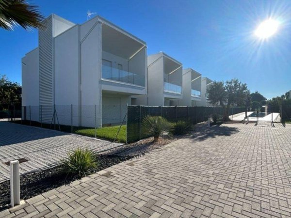 casa indipendente in vendita a Lignano Sabbiadoro in zona Pineta