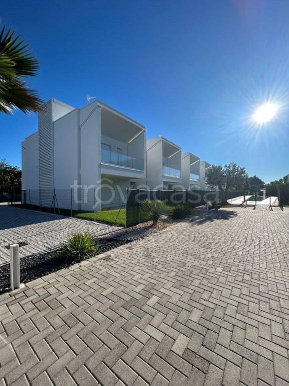 casa indipendente in vendita a Lignano Sabbiadoro in zona Pineta