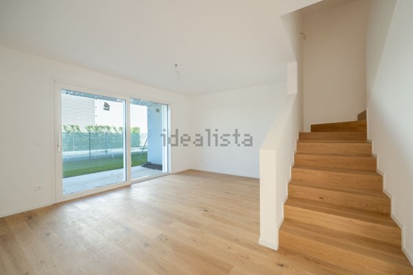 casa indipendente in vendita a Lignano Sabbiadoro in zona Pineta