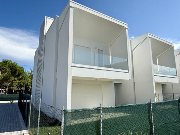 casa indipendente in vendita a Lignano Sabbiadoro in zona Pineta
