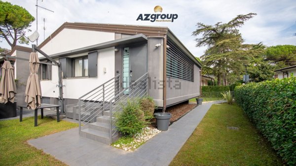 casa indipendente in vendita a Lignano Sabbiadoro in zona Riviera