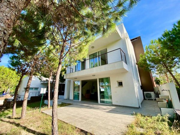 casa indipendente in vendita a Lignano Sabbiadoro in zona Pineta