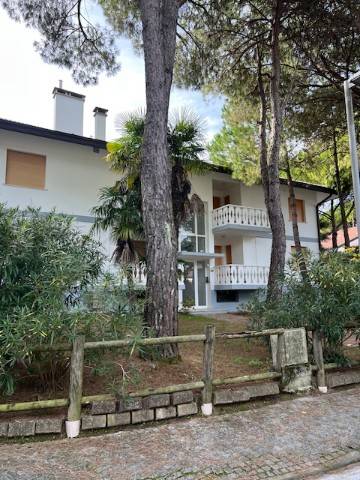 appartamento in vendita a Lignano Sabbiadoro in zona Pineta