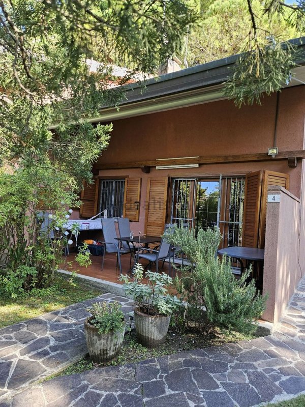 casa indipendente in vendita a Lignano Sabbiadoro in zona Riviera