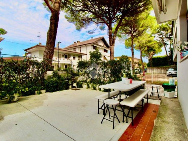 appartamento in vendita a Lignano Sabbiadoro in zona Pineta