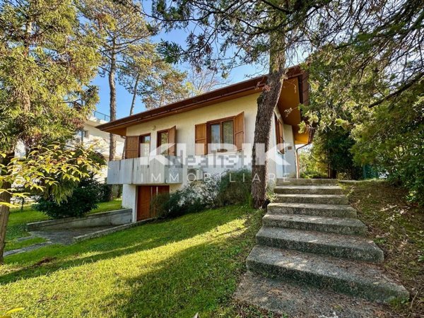 casa indipendente in vendita a Lignano Sabbiadoro in zona Pineta