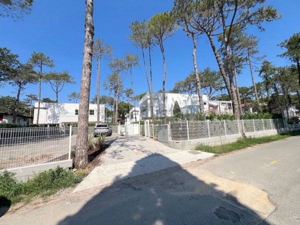 casa indipendente in vendita a Lignano Sabbiadoro in zona Pineta