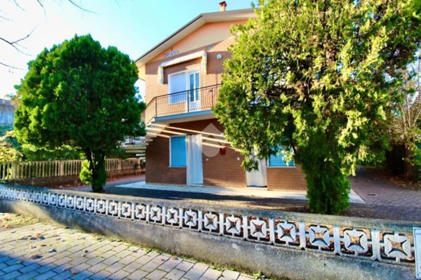 monolocale in vendita a Lignano Sabbiadoro in zona Riviera