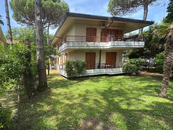 appartamento in vendita a Lignano Sabbiadoro in zona Pineta