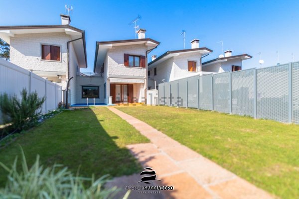casa indipendente in vendita a Lignano Sabbiadoro