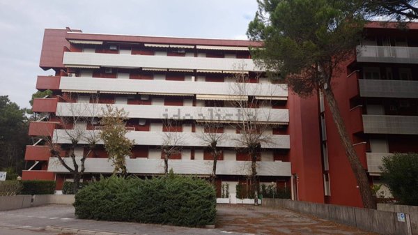 locale di sgombero in vendita a Lignano Sabbiadoro in zona Riviera