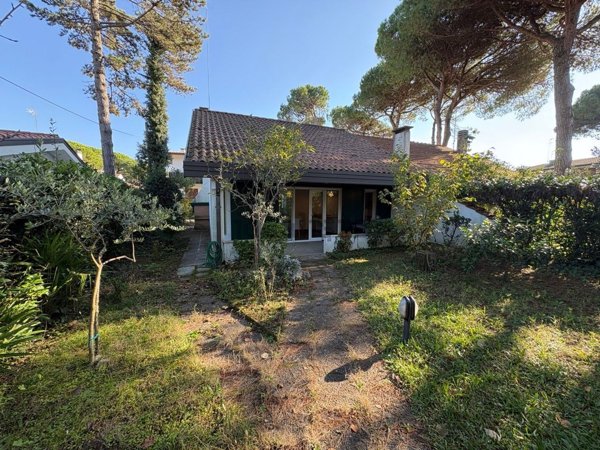 casa indipendente in vendita a Lignano Sabbiadoro in zona Pineta