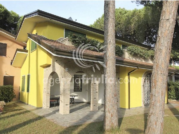casa indipendente in vendita a Lignano Sabbiadoro in zona Riviera