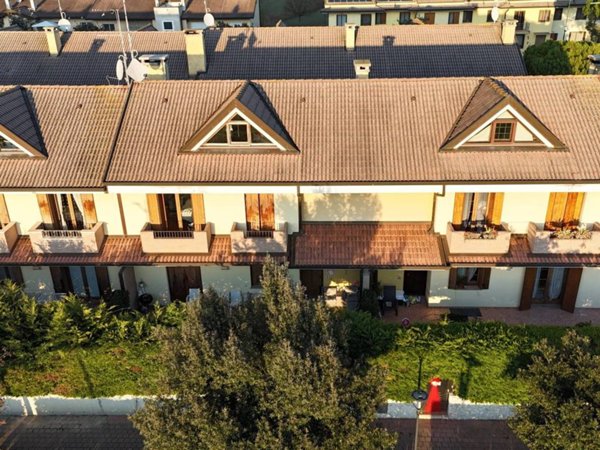 casa indipendente in vendita a Lignano Sabbiadoro