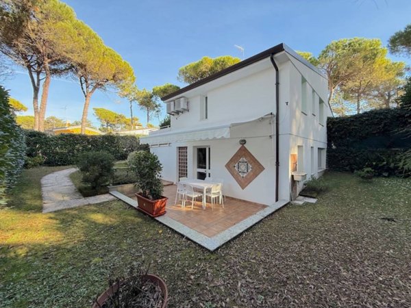casa indipendente in vendita a Lignano Sabbiadoro in zona Riviera