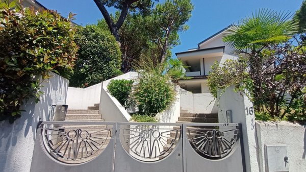 casa indipendente in vendita a Lignano Sabbiadoro in zona Pineta