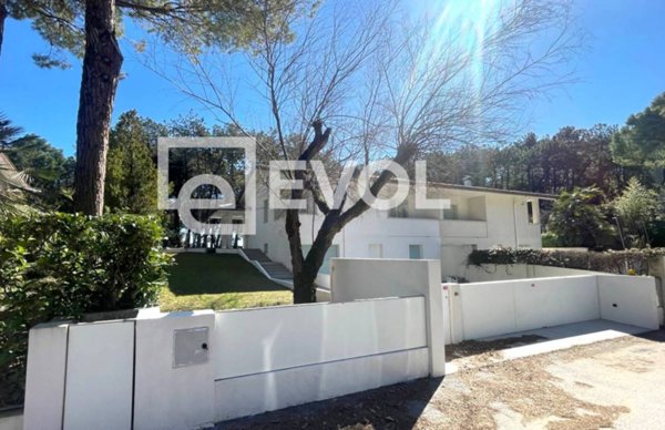 casa indipendente in vendita a Lignano Sabbiadoro in zona Pineta